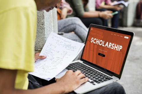 Scholarships for students with refugee status