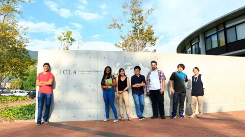 iCLA students on campus